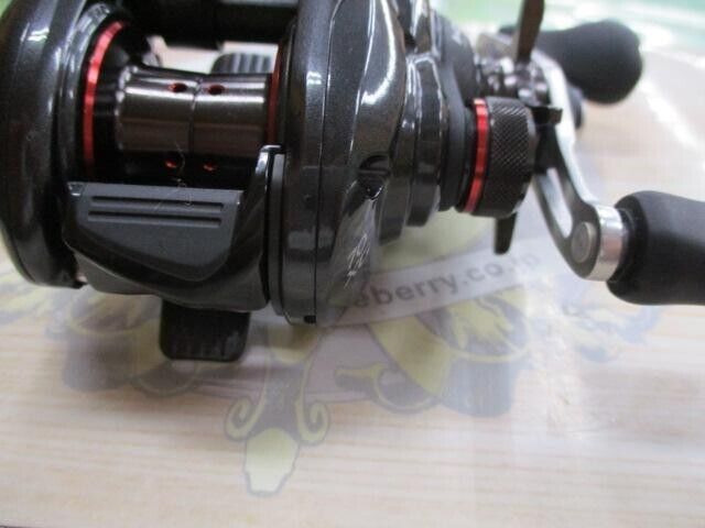 Shimano 16 SCORPION 70XG Right Baitcasting Reel Gear Ratio 8.2:1 F/S from Japan