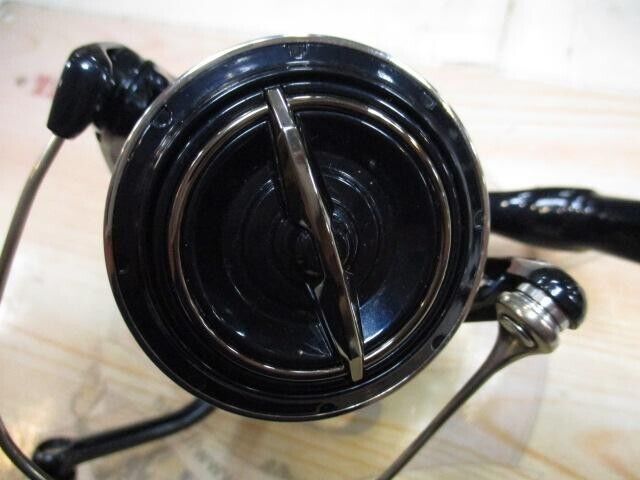 Shimano Spinning Reel 21 TWIN POWER XD 4000PG 245g Gear Ratio 4.4:1 F/S from JPN