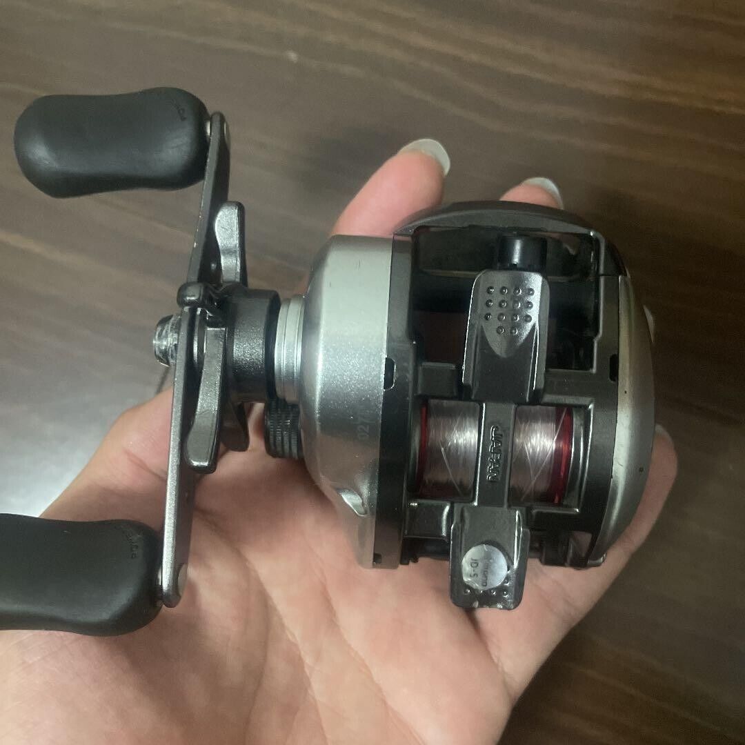 Shimano 11 Scorpion DC7 Baitcast Reel Right Hand Gear Ratio 7.0:1 F/S from Japan