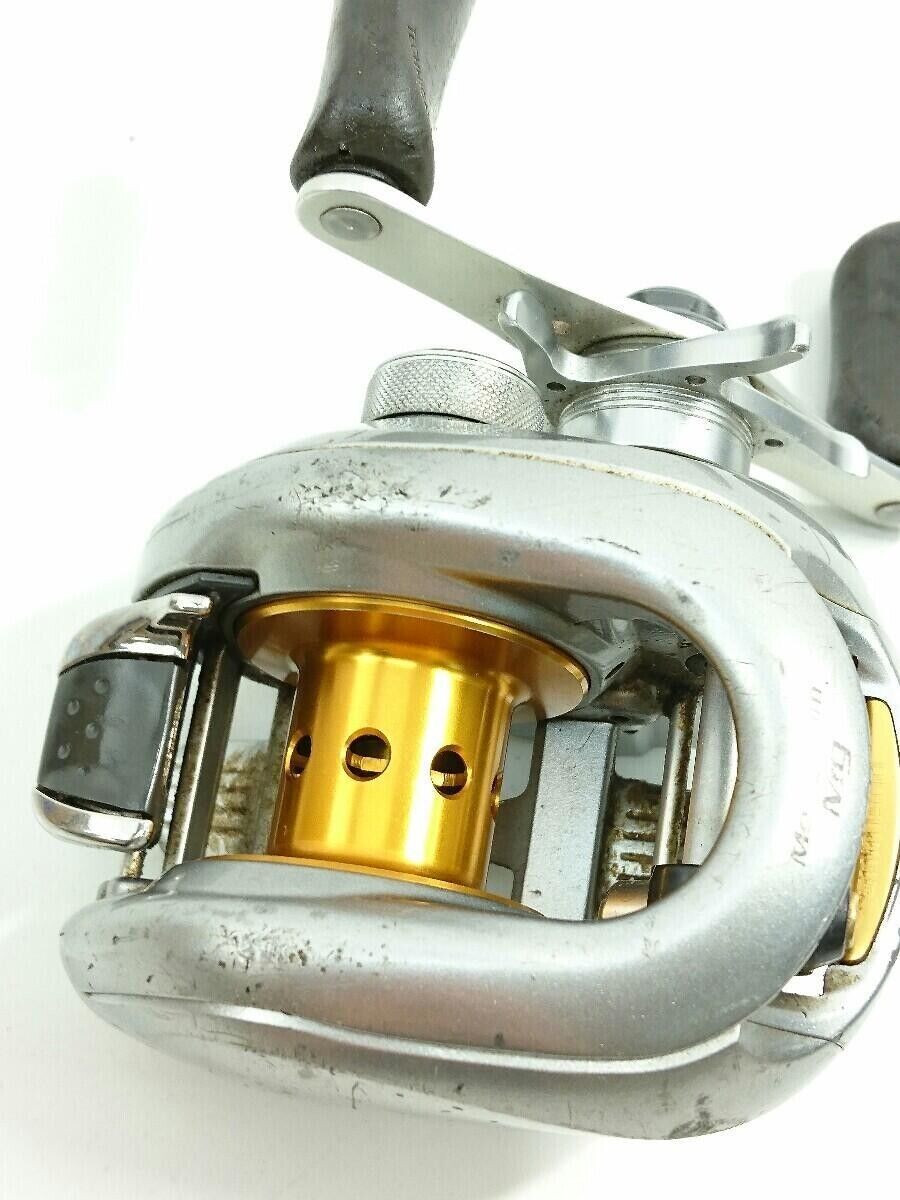 Shimano 07 METANIUM Mg7 7.0:1 Left Handle Baitcasting Reel 170g F/S from Japan