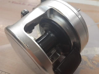 Shimano 13 OCEA CALCUTTA 300 HG 6.0:1 Baitcast Reel 350g Right Hand F/S from JP