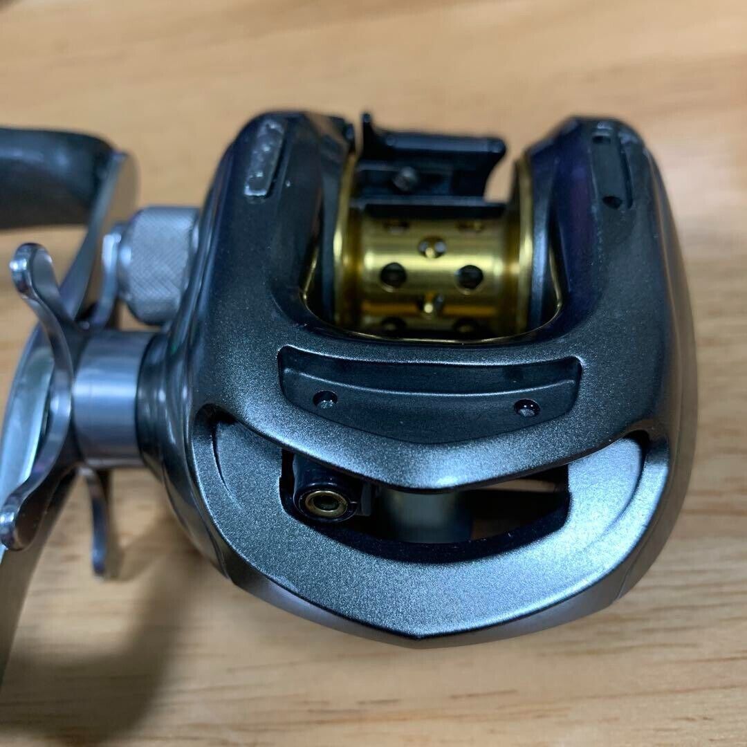 Shimano METANIUM XT Baitcasting Reel RIGHT HAND Gear Ratio 6.2:1 F/S from Japan