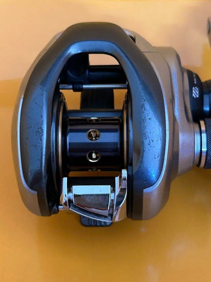 Shimano 13 METANIUM Baitcasting Reel Right Hand Gear Ratio 6.2:1 F/S from Japan