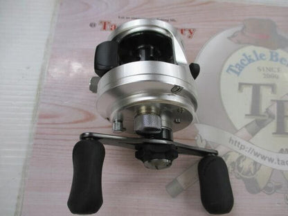 Shimano 12 CALCUTTA 200 Baitcast Reel Right Handle Gear Ratio 5.7:1 F/S from JPN