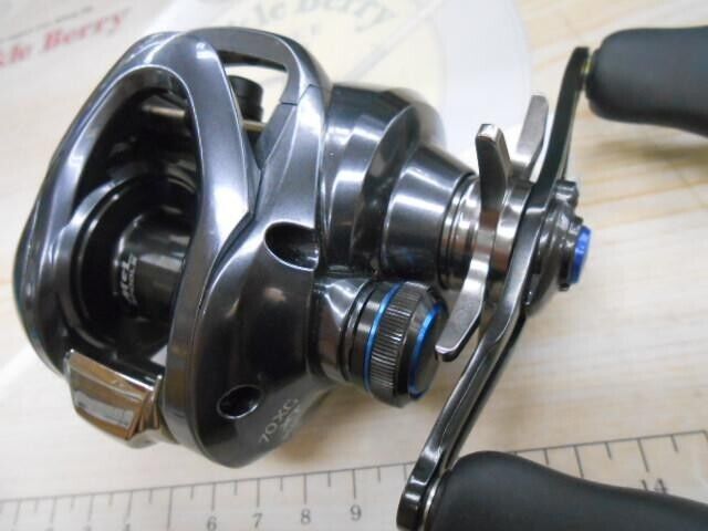 Shimano 22 SLX DC XT 70XG Right Handed Baitcast Reel Gear Ratio 8.1:1 F/S fromJP