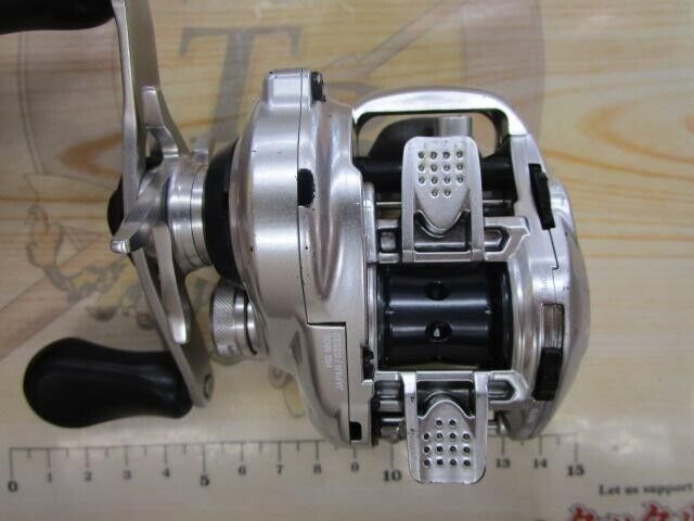 Shimano 16 METANIUM MGL HG Right Handle Baitcast Reel Gear 7.4:1 F/S from Japan