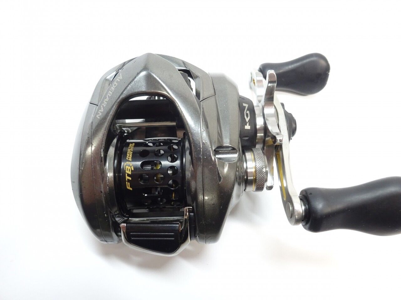 Shimano 16 ALDEBARAN BFS XG Right Handle Bait Reel Gear Ratio 8.0:1 F/S from JPN