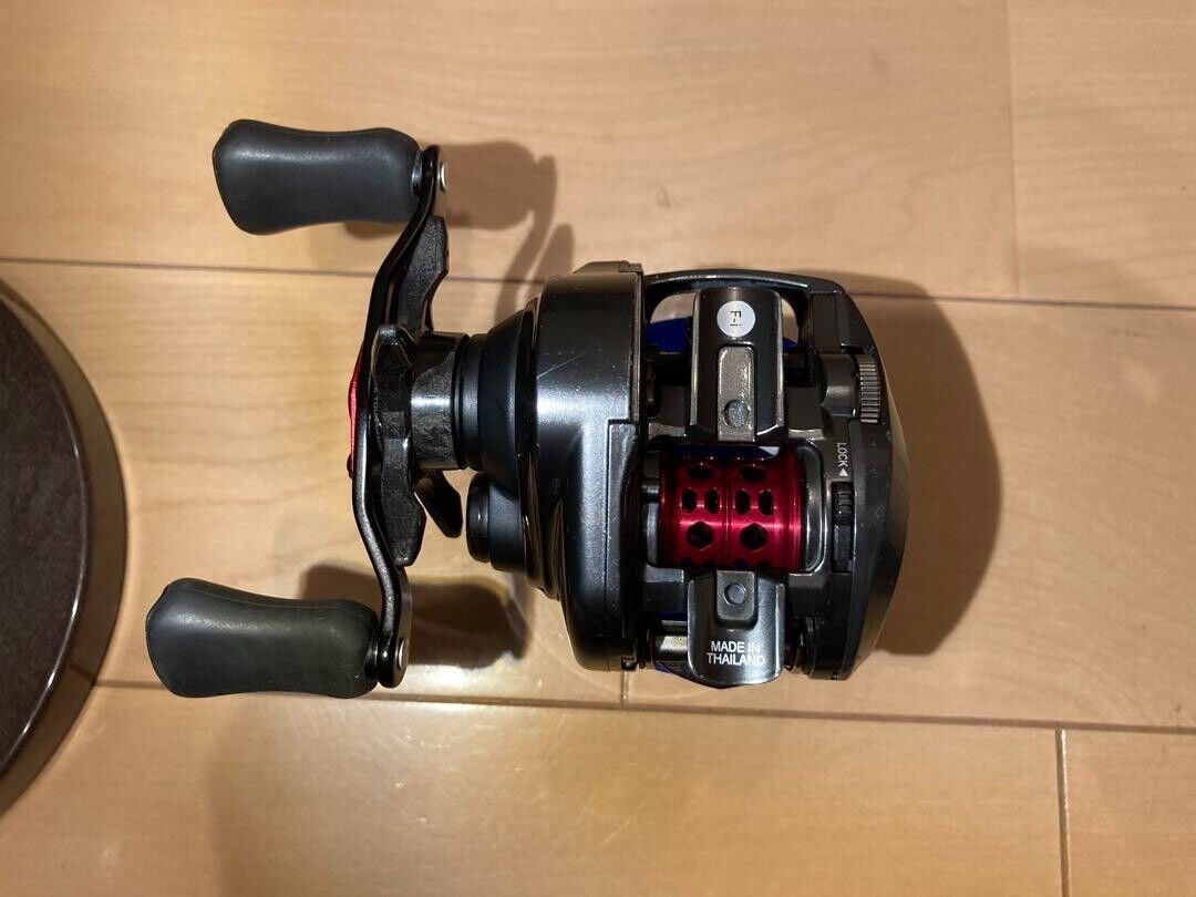 Daiwa 20 ALPHAS AIR TW 8.6R Right Baitcast Reel Gear Ratio 8.6:1 F/S from Japan