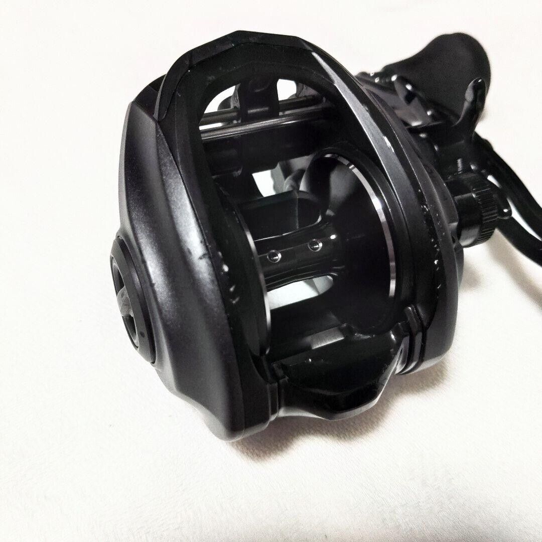 Abu Garcia Baitcasting Reel REVO BEAST 40 HS 7.3:1 Right-Handed F/S from Japan