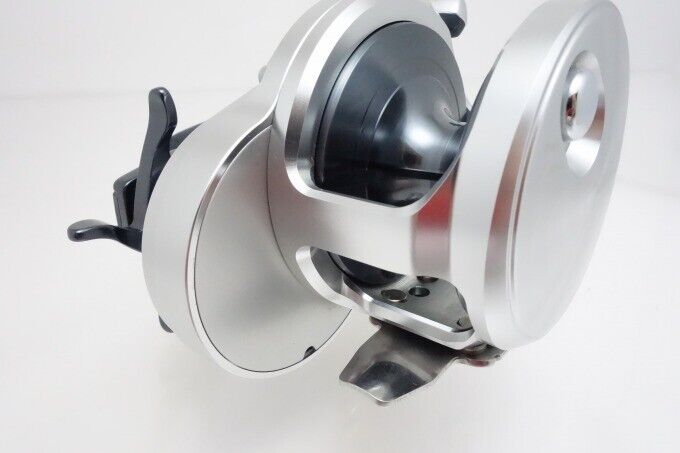 Shimano 21 OCEA JIGGER 2000NRXG Right Handed Baitcasting Reel F/S from Japan