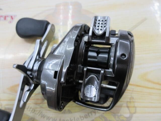 Shimano 20 METANIUM XG Baitcast Reel Left Hand Gear Ratio 8.1 F/S from Japan