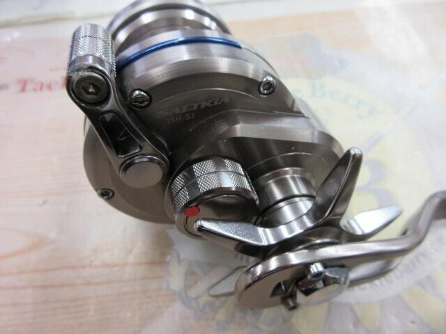 Daiwa Saltiga 15H SJ Baitcasting Reel Right Handle Free Shipping from Japan