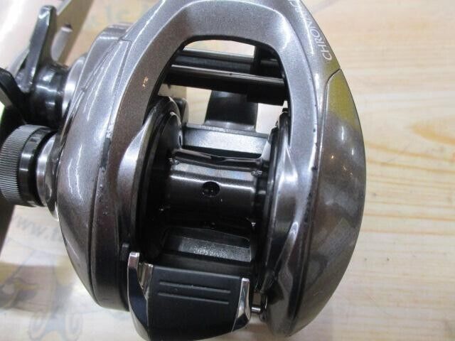 Shimano 17 CHRONARCH MGL 151 XG LEFT Baitcast Reel Gear Ratio 8.1:1 F/S from JP