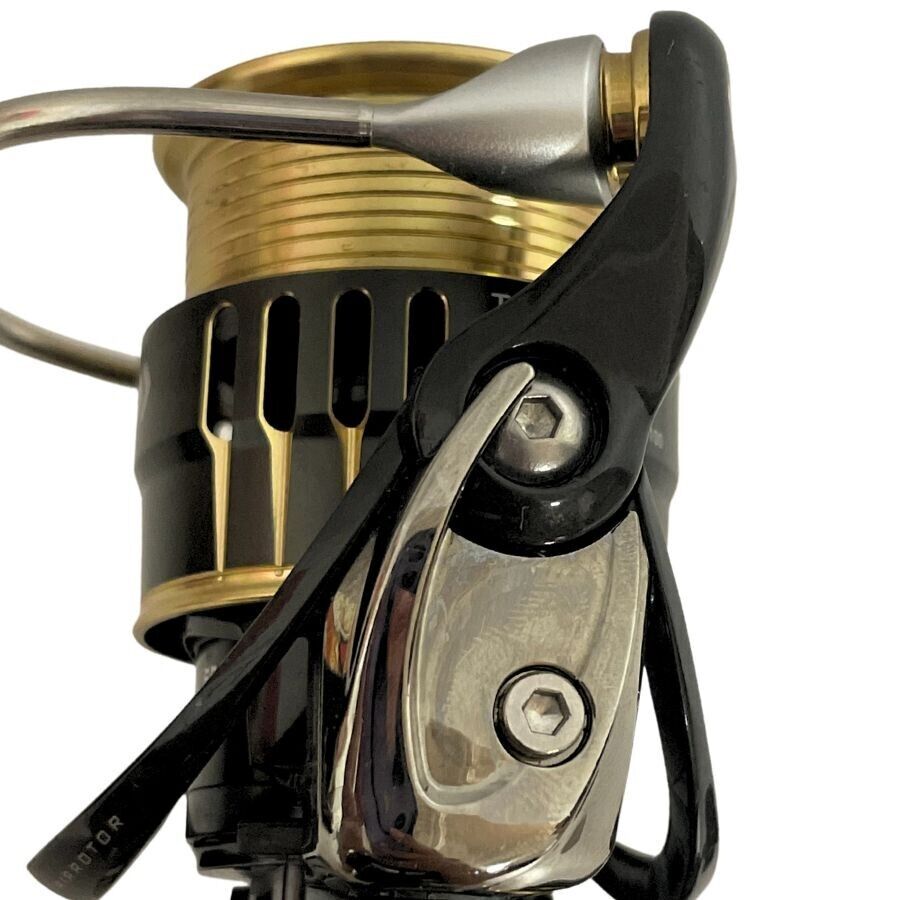 ダイワ THEORY 2004H Daiwa 17 THEORY 2004H (2000 size) Spinning Reel Gear Ratio