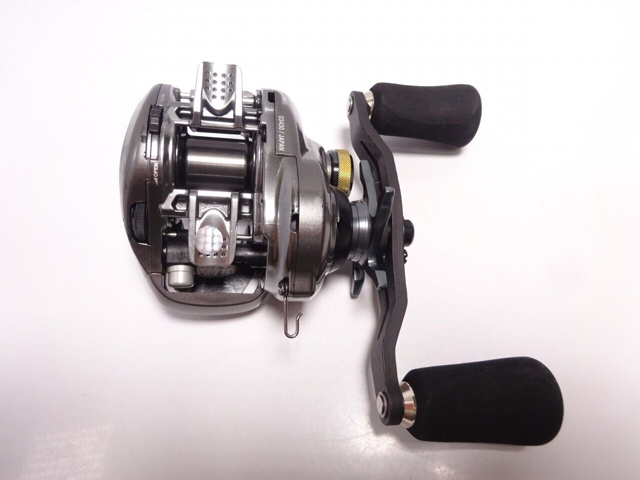 Shimano METANIUM DC XG 8.5:1 Gear Right Handle Baitcasting Reel F/S from Japan