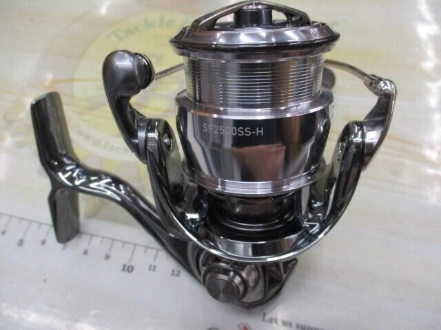 Daiwa 22EXIST SF2500SS-H Spinning Reel Gear Ratio 5.7:1 Weight 140g F/S from JP