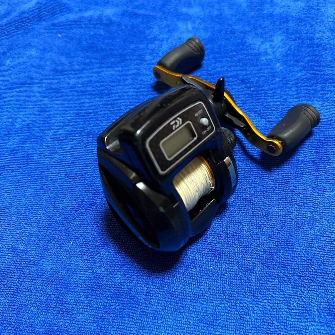 Daiwa 15 LIGHT GAME ICV 150H 6.3:1 Baitcast Reel Right Handle F/S from Japan