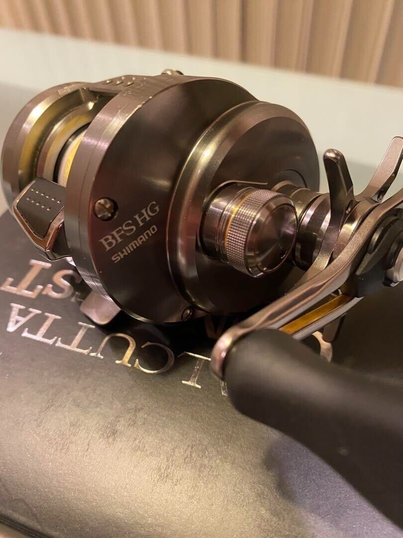 Shimano 17 CALCUTTA CONQUEST BFS HG R-H Baitcast Reel Gear 6.8:1 F/S from Japan