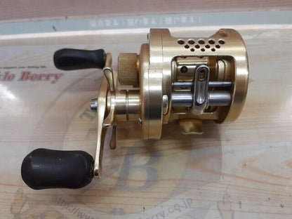 Shimano 00 CALCUTTA CONQUEST 200 Baitcast Reel R-H Gear Ratio 5.0:1 F/S from JP