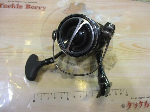 Shimano 22 STELLA C3000XG Spinning REEL Gear Ratio 6.4:1 210g F/S from Japan