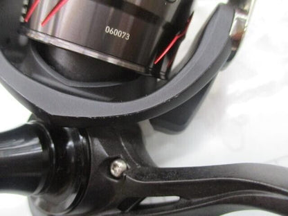 Daiwa 18Tatula LT2500S Spinning Reel Fishing from Japan