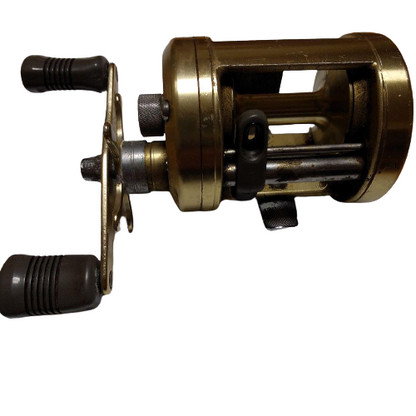 Shimano Calcutta 400 Bait Casting Reel 320g Gear Ratio 4.7:1 F/S from Japan