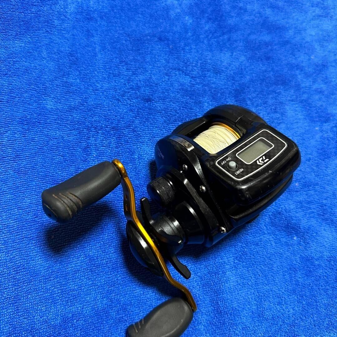 Daiwa 15 LIGHT GAME ICV 150H 6.3:1 Baitcast Reel Right Handle F/S from Japan