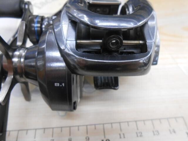 Shimano 22 SLX DC XT 70XG Right Handed Baitcast Reel Gear Ratio 8.1:1 F/S fromJP