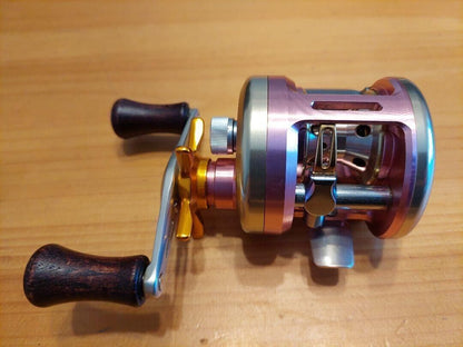 Daiwa Baitcasting Reel MEGABASS M-ITO 103 Limited R-H Gear 5.8 F/S from Japan