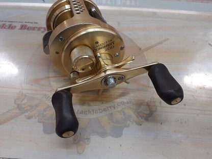 Shimano 00 CALCUTTA CONQUEST 200 Baitcast Reel R-H Gear Ratio 5.0:1 F/S from JP