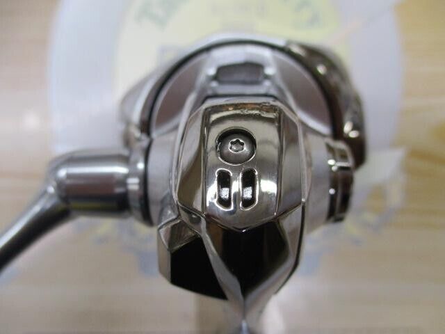 Shimano Spinning Reel 19 STRADIC C2000S Gear Ratio 5.1:1 185g F/S from Japan