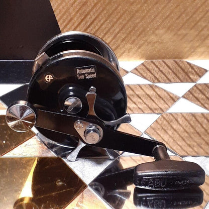 Abu Garcia Ambassadeur 9000C Baitcasting Reel Right Handed Fishing from Japan