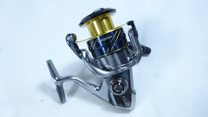 Shimano 16 VANQUISH 4000XG Spinning Reel Gear Ratio 6.2:1 240g F/S from Japan