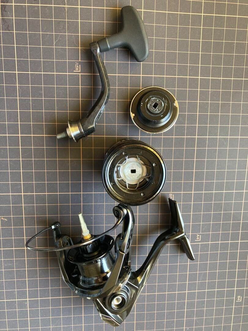 Shimano 23 VANQUISH C3000XG Spinning Reel 170g Gear Ratio 6.4:1 F/S from Japan