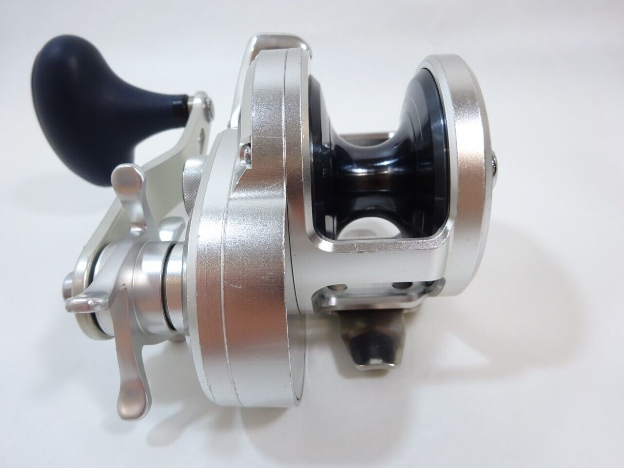 Shimano 11 OCEA JIGGER 2000NRHG Right Jigging Baitcasting Reel F/S from JAPAN