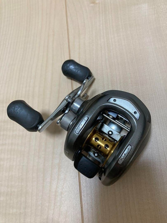 Shimano 05 METANIUM XT Baitcast Reel Left Hand Gear Ratio 6.2:1 F/S from Japan