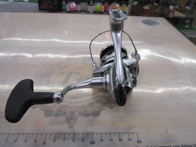 Shimano 23 Stradic C3000HG Spinning Reel Fishing from Japan