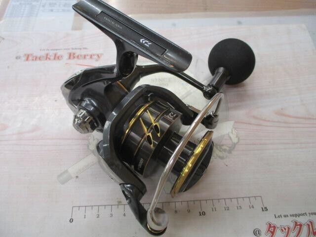 Daiwa 22 CALDIA SW 6000D-H Spinning Reel Gear Ratio 5.7:1 425g F/S from Japan