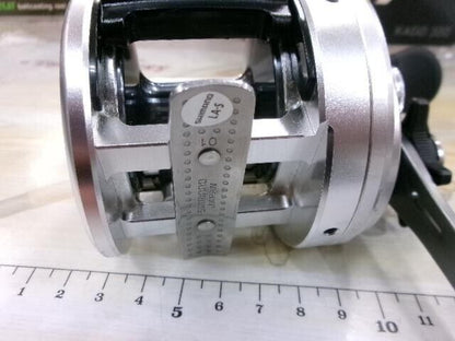 Shimano 13 Calcutta 400 Baitcast Reel Right Hand Gear Ratio 5.1:1 F/S from Japan