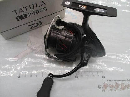 Daiwa 18Tatula LT2500S Spinning Reel Fishing from Japan