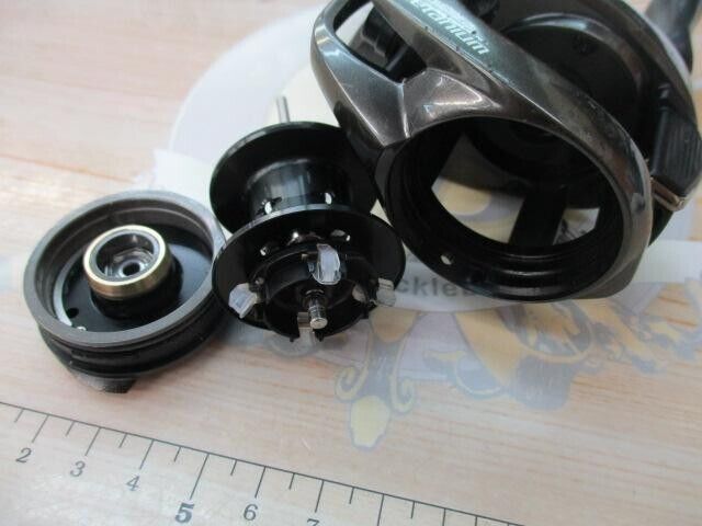 Shimano 20 METANIUM XG R-H Baitcasting Reel Gear Ratio 8.1:1 F/S from Japan