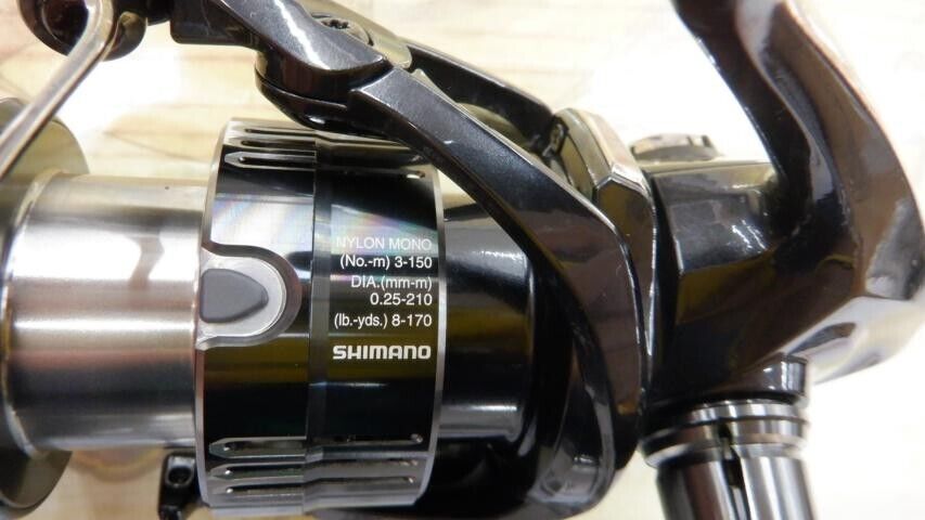 Shimano 19 Vanquish C3000 Spinning Reel Gear Ratio 5.3:1 170g F/S from Japan