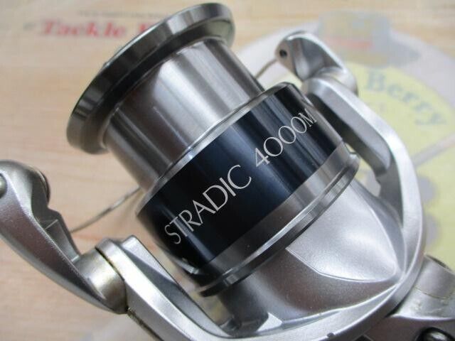 Shimano 15 STRADIC 4000HGM Spinning Reel Gear Ratio 5.8:1 280g F/S from Japan