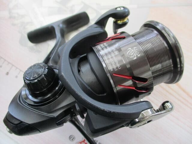 Daiwa Spinning Reel 18 TATULA LT 2500S 185g Gear Ratio 5.3:1 F/S from Japan