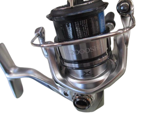 Shimano 19 STRADIC C2000SHG Spinning Reel Gear Ratio 6.0:1 185g F/S from Japan