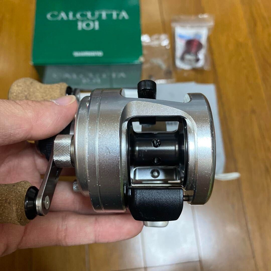 SHIMANO 12 CALCUTTA 101 Left Handle Baitcasting Reel Gear Ratio 5.9:1 F/S JAPAN