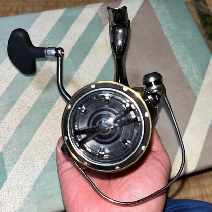 Shimano 18 STELLA 4000MHG Spinning Reel Gear Ratio 5.8:1 255g F/S from Japan