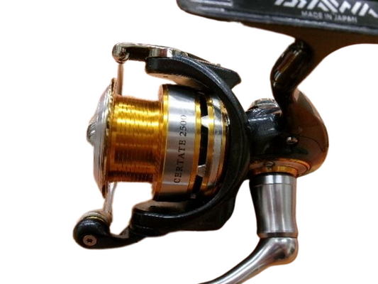 Daiwa 10 CERTATE 2500 Spinning Reel Gear Ratio 4.8:1 Max Drag 7 Kg F/S from JP