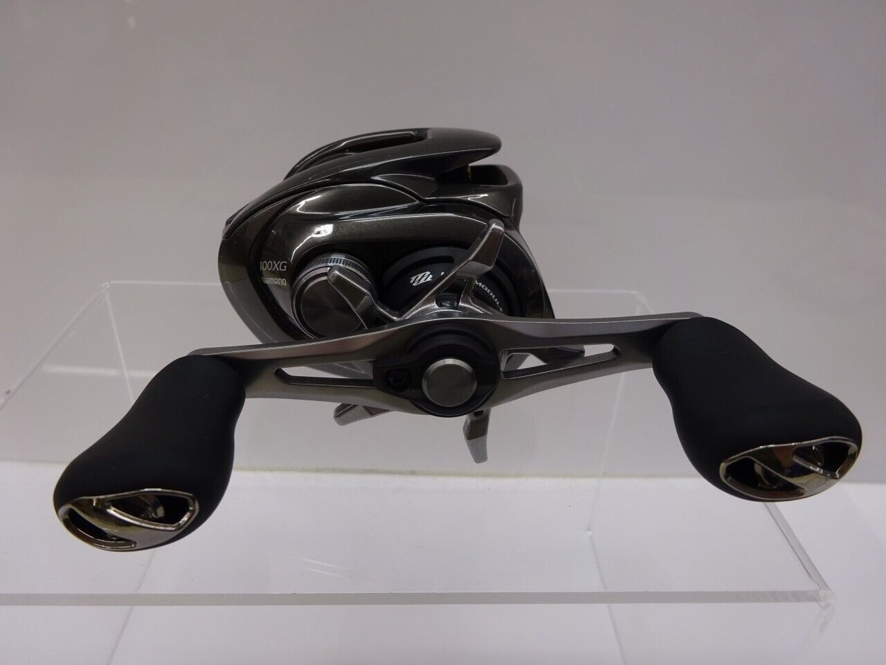 Shimano 23 Metanium 100XG Right Baitcasting Reel Gear Ratio 8.1:1 F/S from Japan