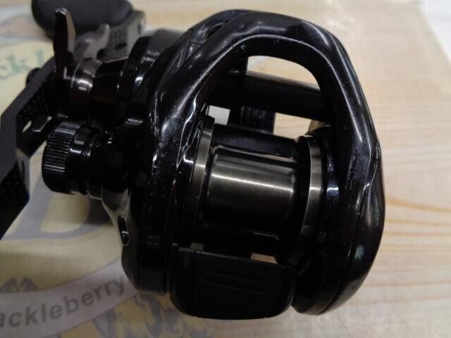 Shimano 17 SCORPION DC 101 HG Baitcast Reel Left Handle Gear 7.2 F/S from Japan